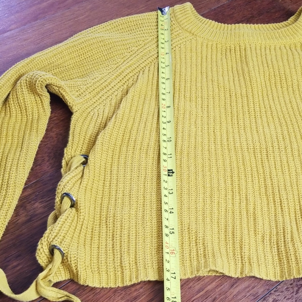 Moon & Madison | Cropped Sweater - Picture 8 of 8